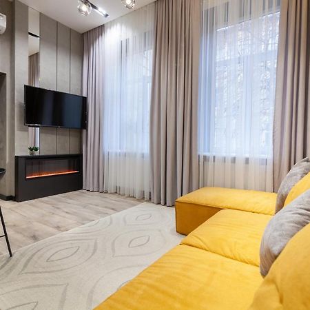 Royal Vip Apartment On Leontovicha 5 Lviv Exterior foto