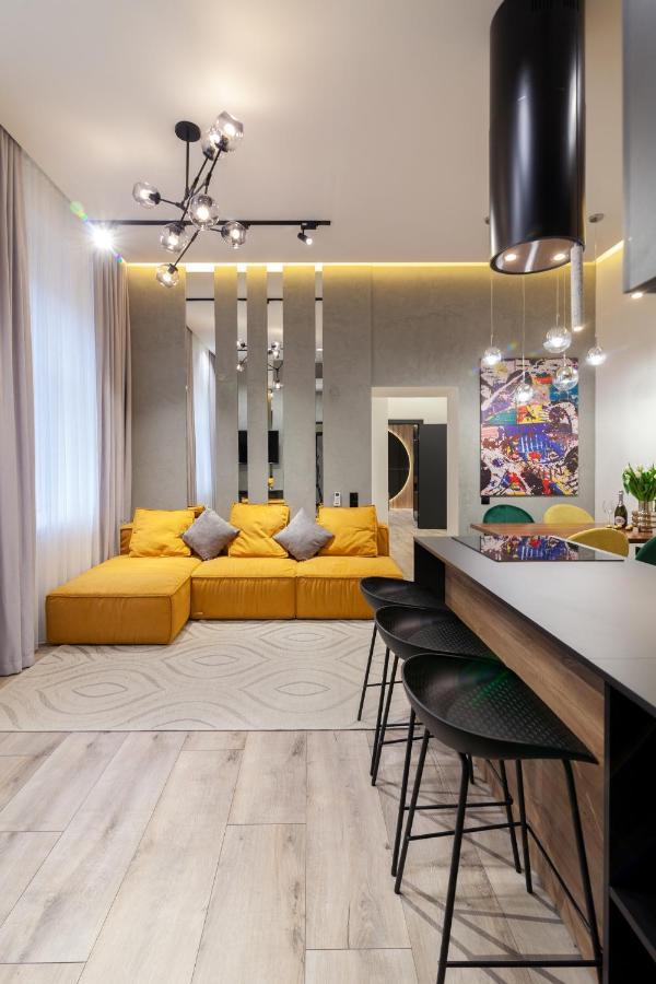 Royal Vip Apartment On Leontovicha 5 Lviv Exterior foto