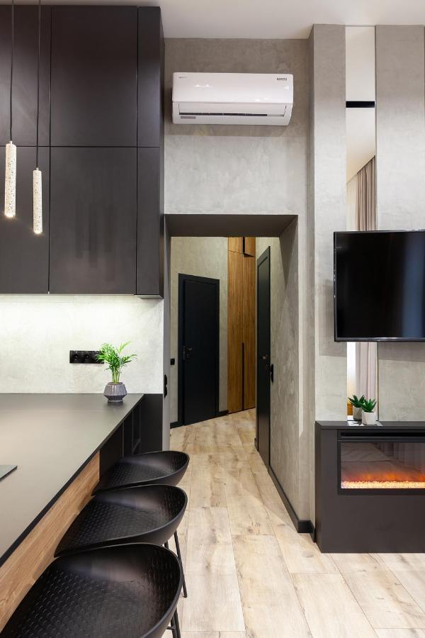 Royal Vip Apartment On Leontovicha 5 Lviv Exterior foto