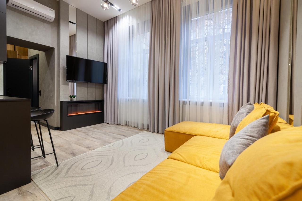Royal Vip Apartment On Leontovicha 5 Lviv Exterior foto